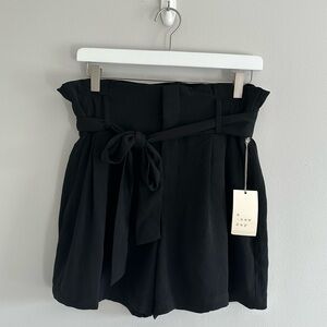 A New Day Black Paper Bag Shorts Size M NWT
